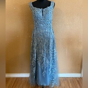 Elegant Blue Lace Evening Gown. Size Xl